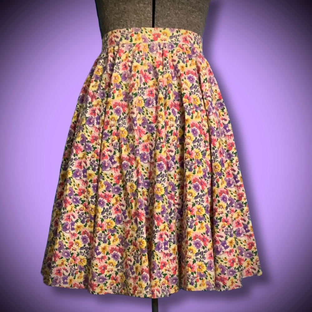Beautiful Vintage Floral Skirt